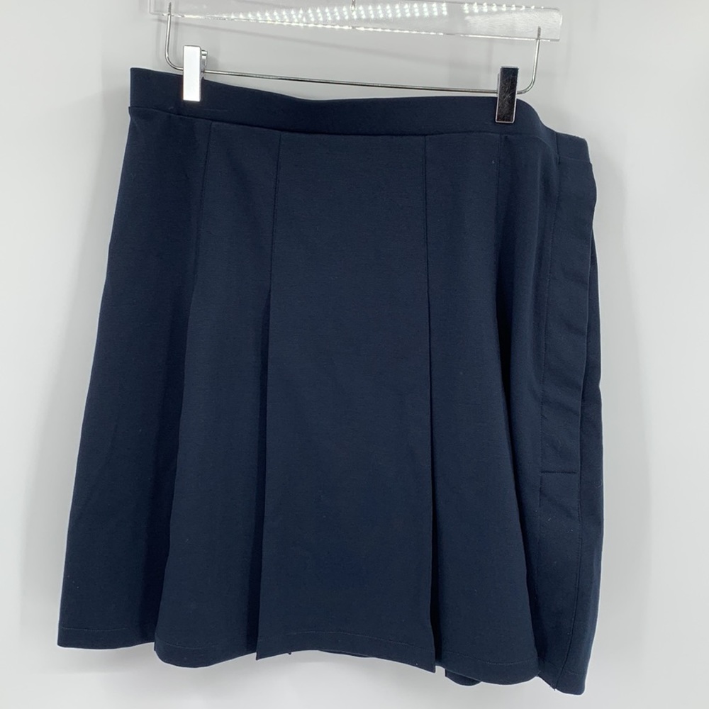 Lands End School Uniform women Ponte Pleat ADAPTIVE Skirt navy blue new 16